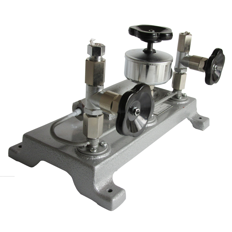 壓力校驗臺.jpg 壓力校驗臺.jpg